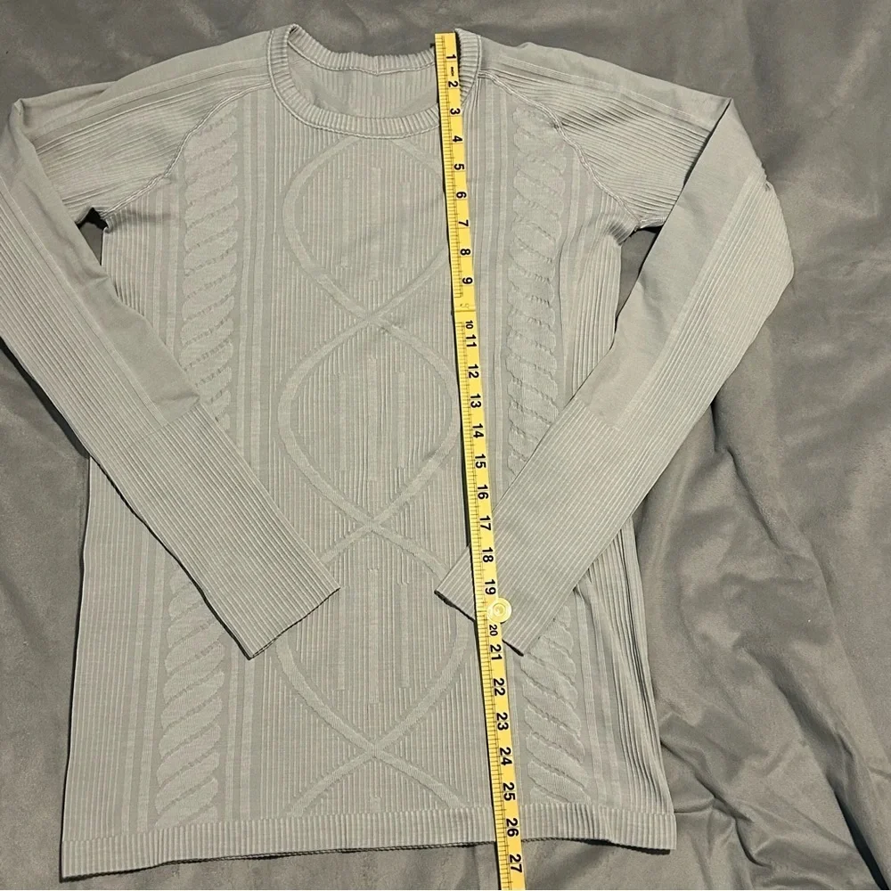 Lululemon Rest Less Pullover in Heathered Silver Spoon - Size 10